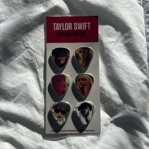 Taylor Swift Red Tour Guitar Pick Set
